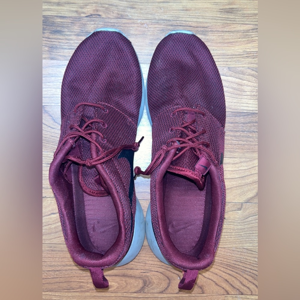 Men’s size 11 Nike Roshe shoes; only worn a handful of times